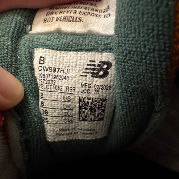 New Balance 997H Sneakers - Red, Orange, Green and Blue - Picture 10 of 11